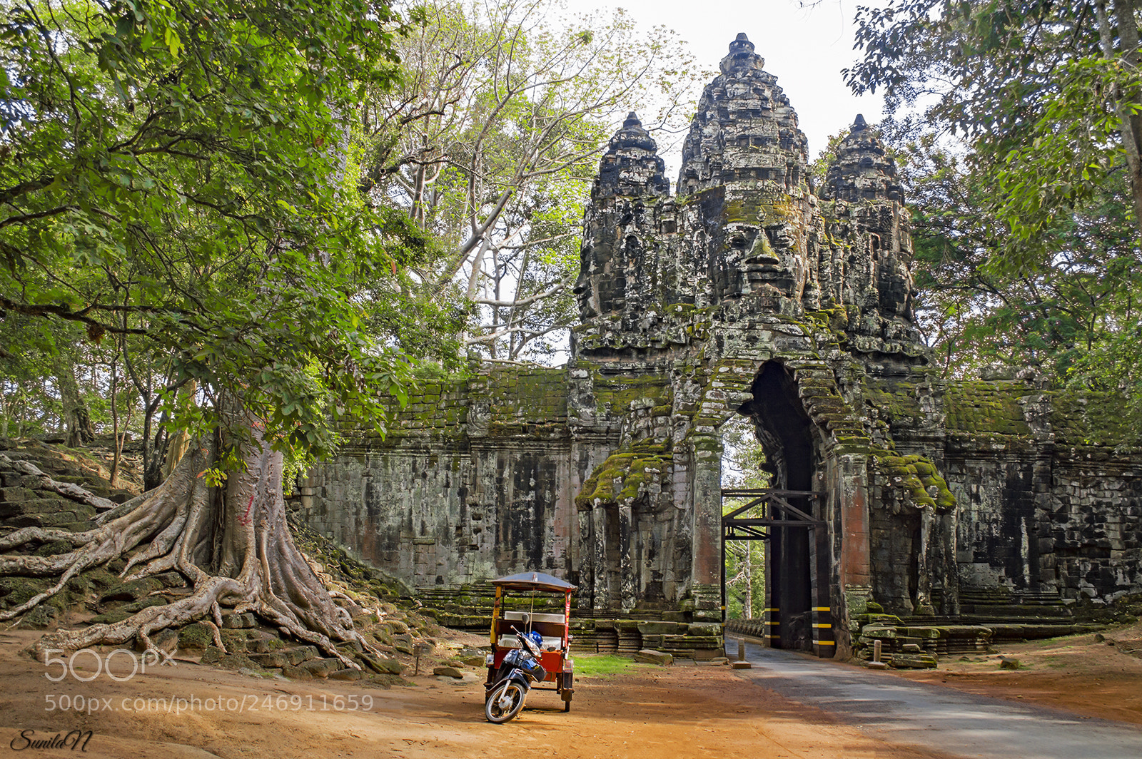 Nikon D3200 sample photo. Angkor thom gate photography