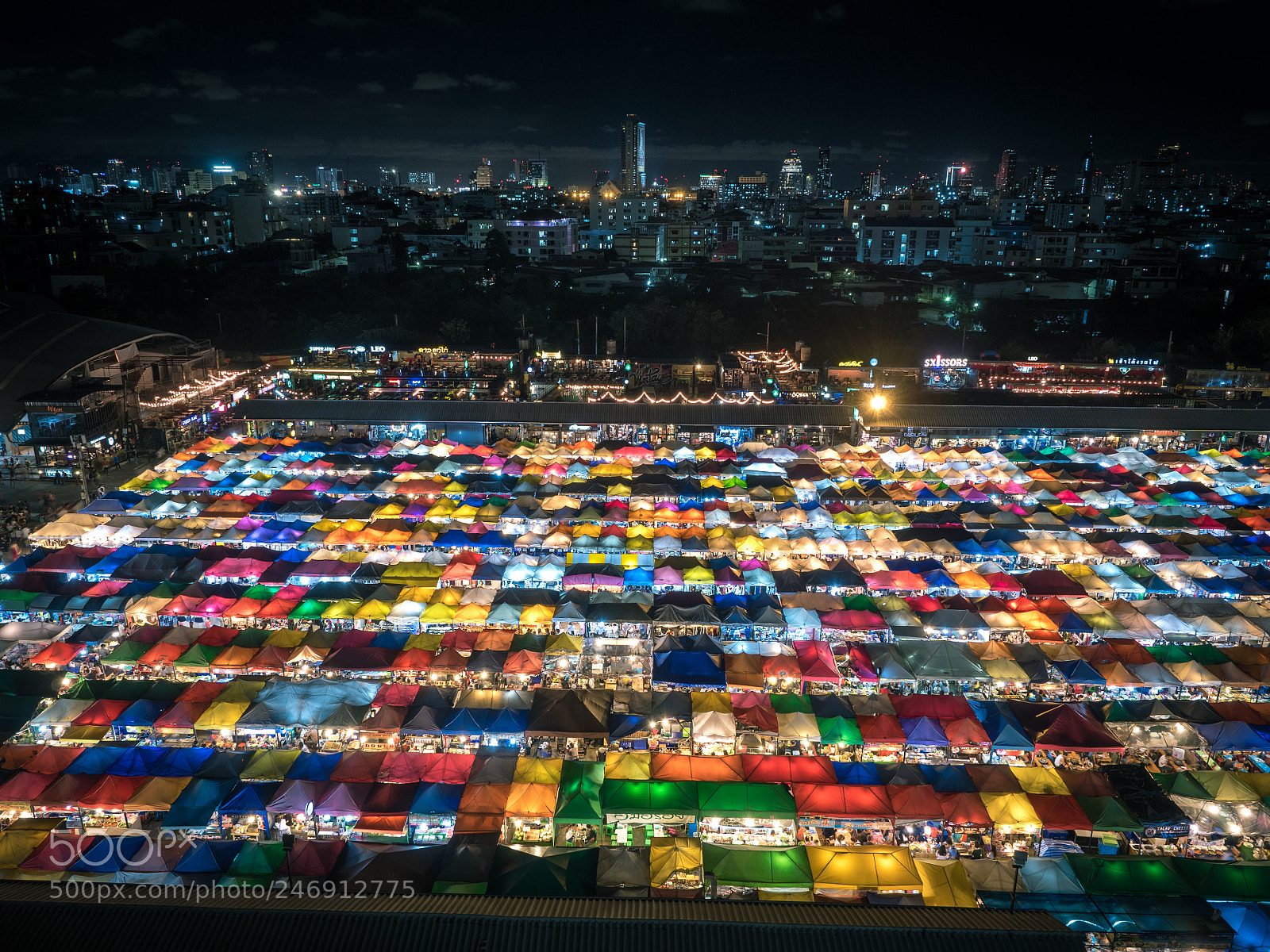 Olympus OM-D E-M5 II sample photo. Rod fai market photography
