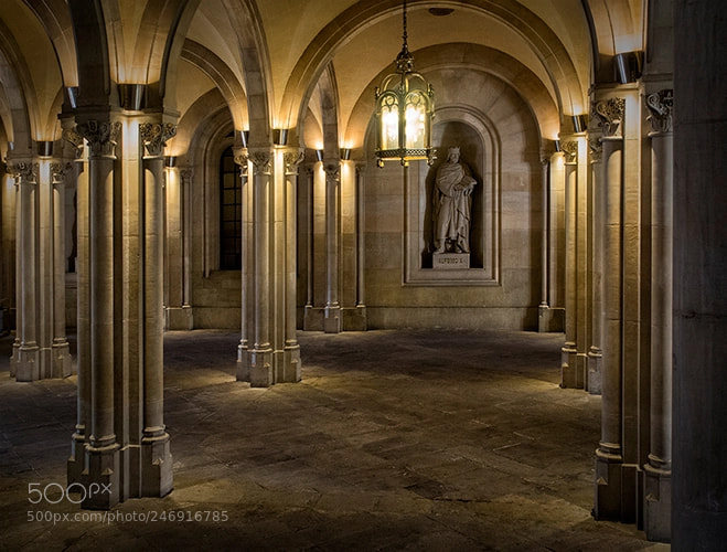 Olympus OM-D E-M10 sample photo. Universidad de barcelona. photography