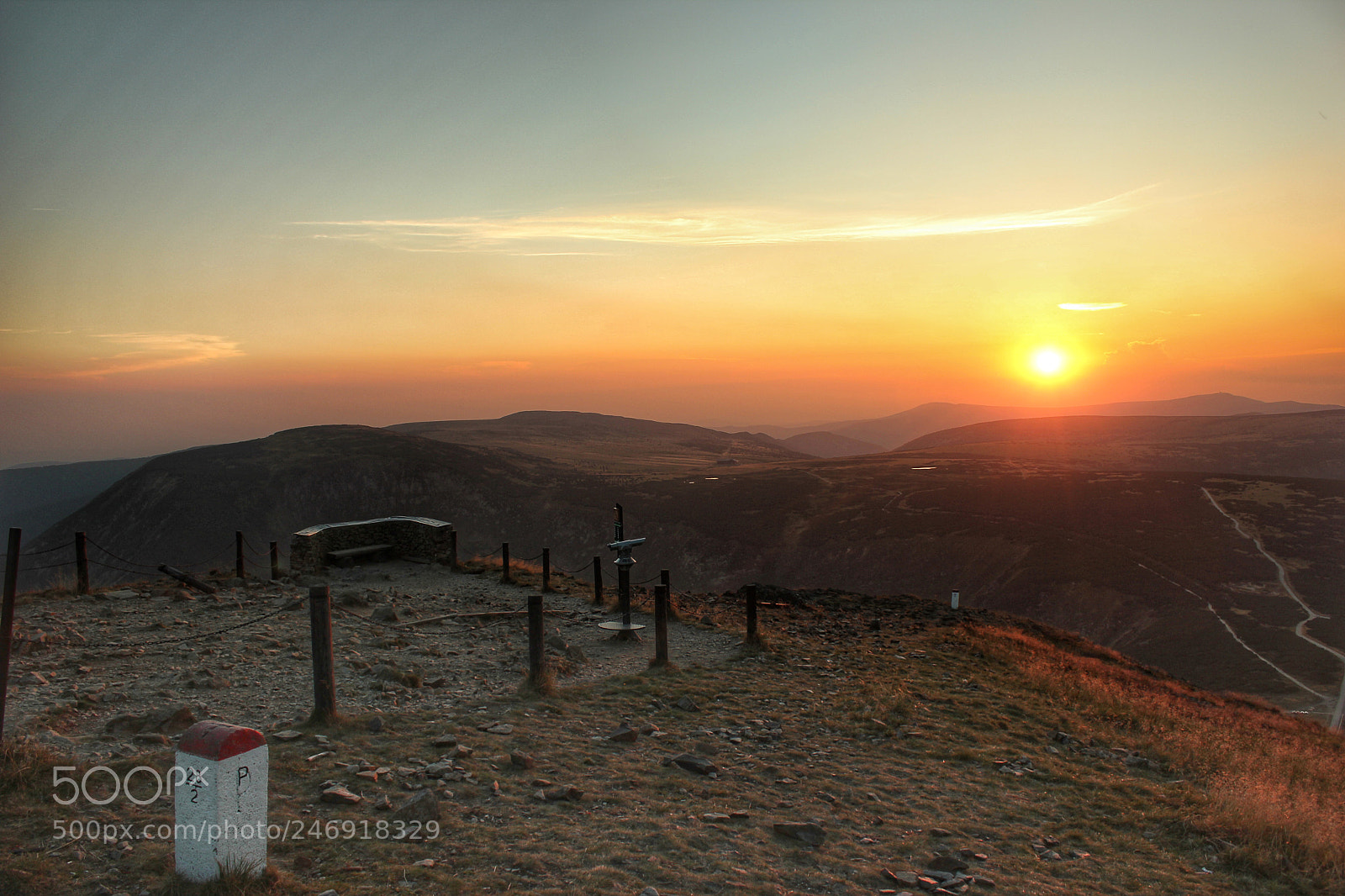 Canon EOS 550D (EOS Rebel T2i / EOS Kiss X4) sample photo. Sundown on snezka photography
