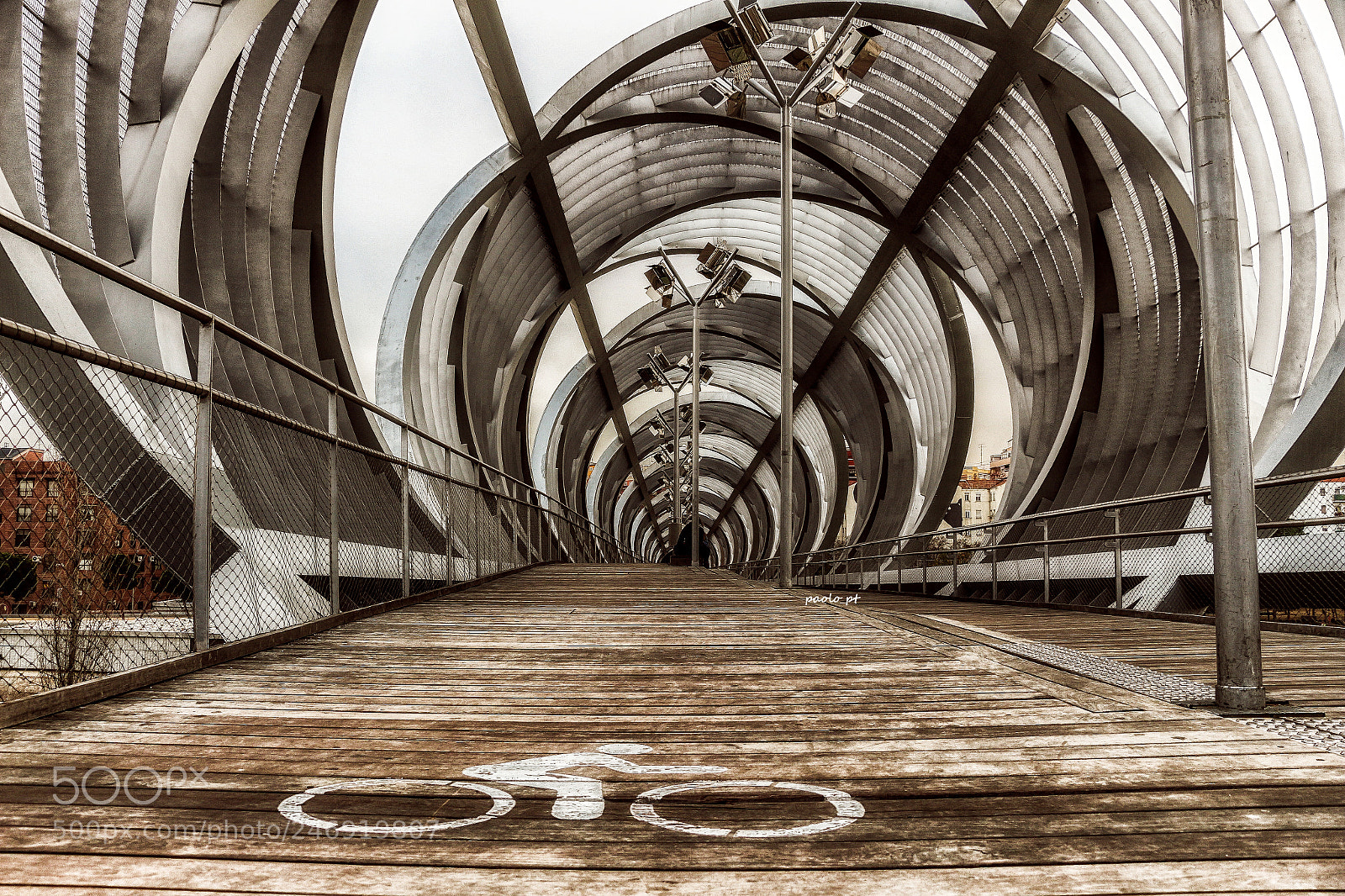 Canon EOS 700D (EOS Rebel T5i / EOS Kiss X7i) sample photo. Arganzuela bridge photography