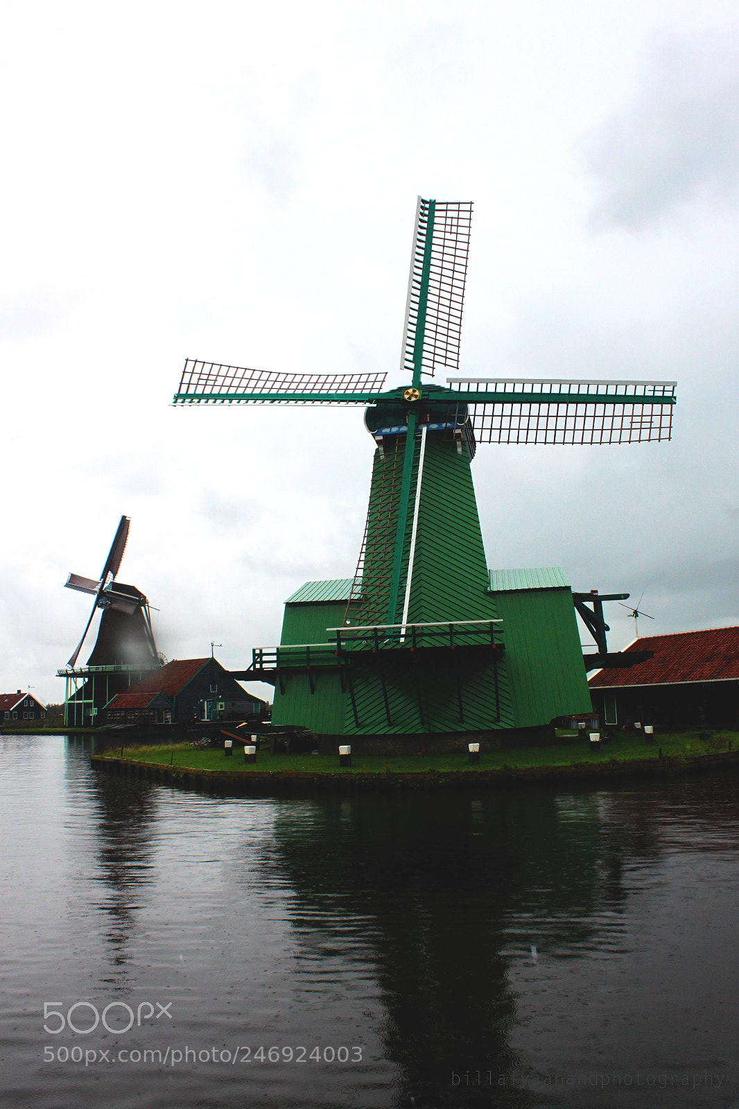 Canon EOS 500D (EOS Rebel T1i / EOS Kiss X3) sample photo. Windmill photography