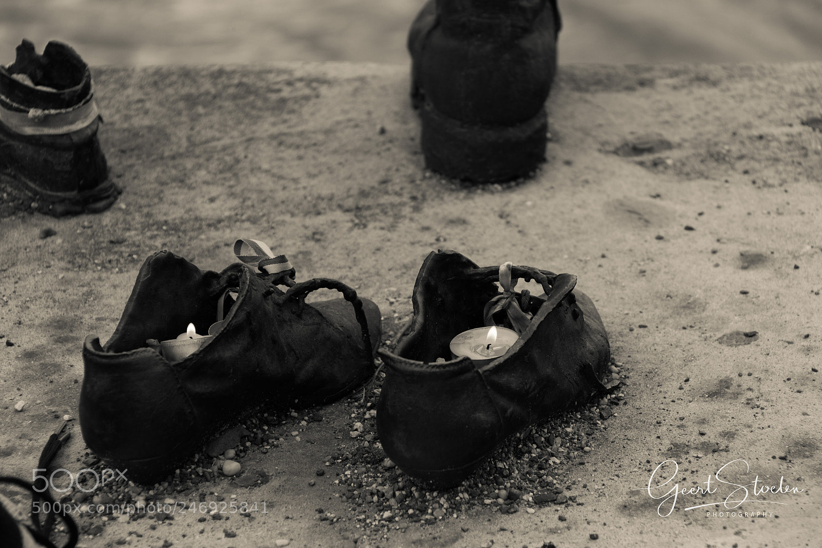 Canon EOS 60D sample photo. Shoes on the danube photography