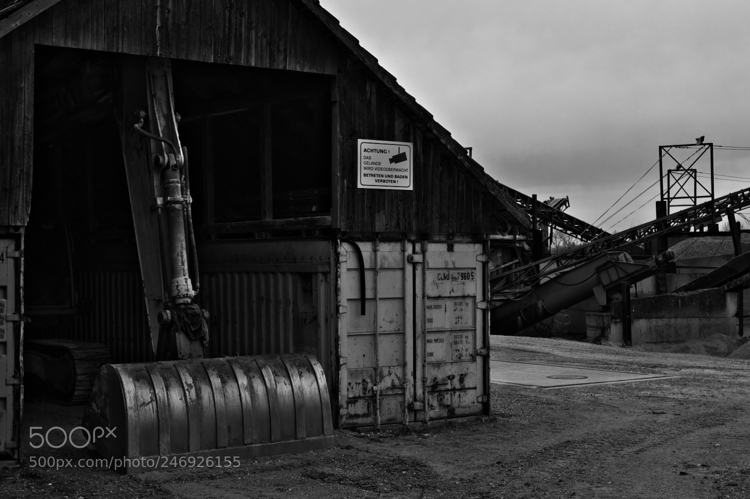 Sony SLT-A58 sample photo. Garage photography