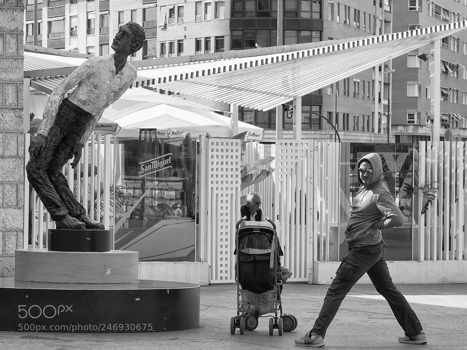 Olympus OM-D E-M1 sample photo. Man moving 2, m photography