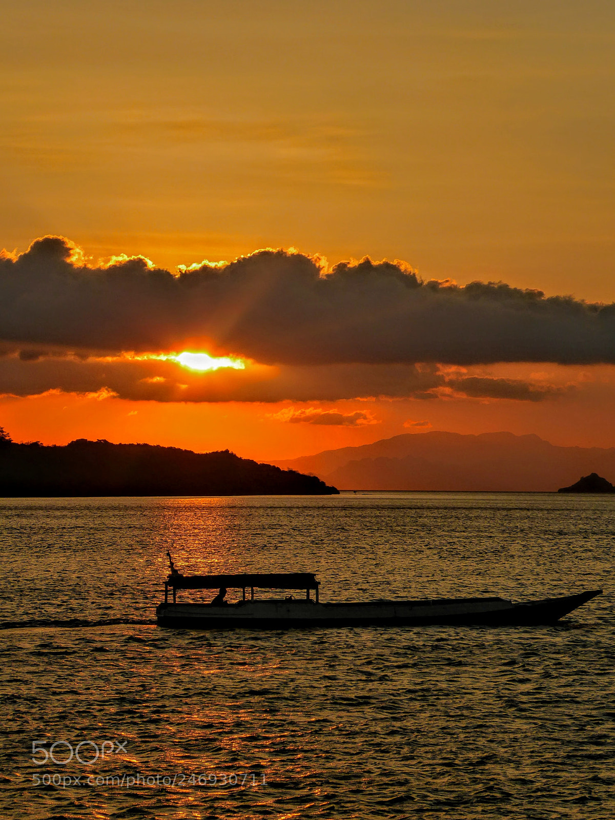 Panasonic Lumix DMC-ZS50 (Lumix DMC-TZ70) sample photo. Sailing through komodo sea photography