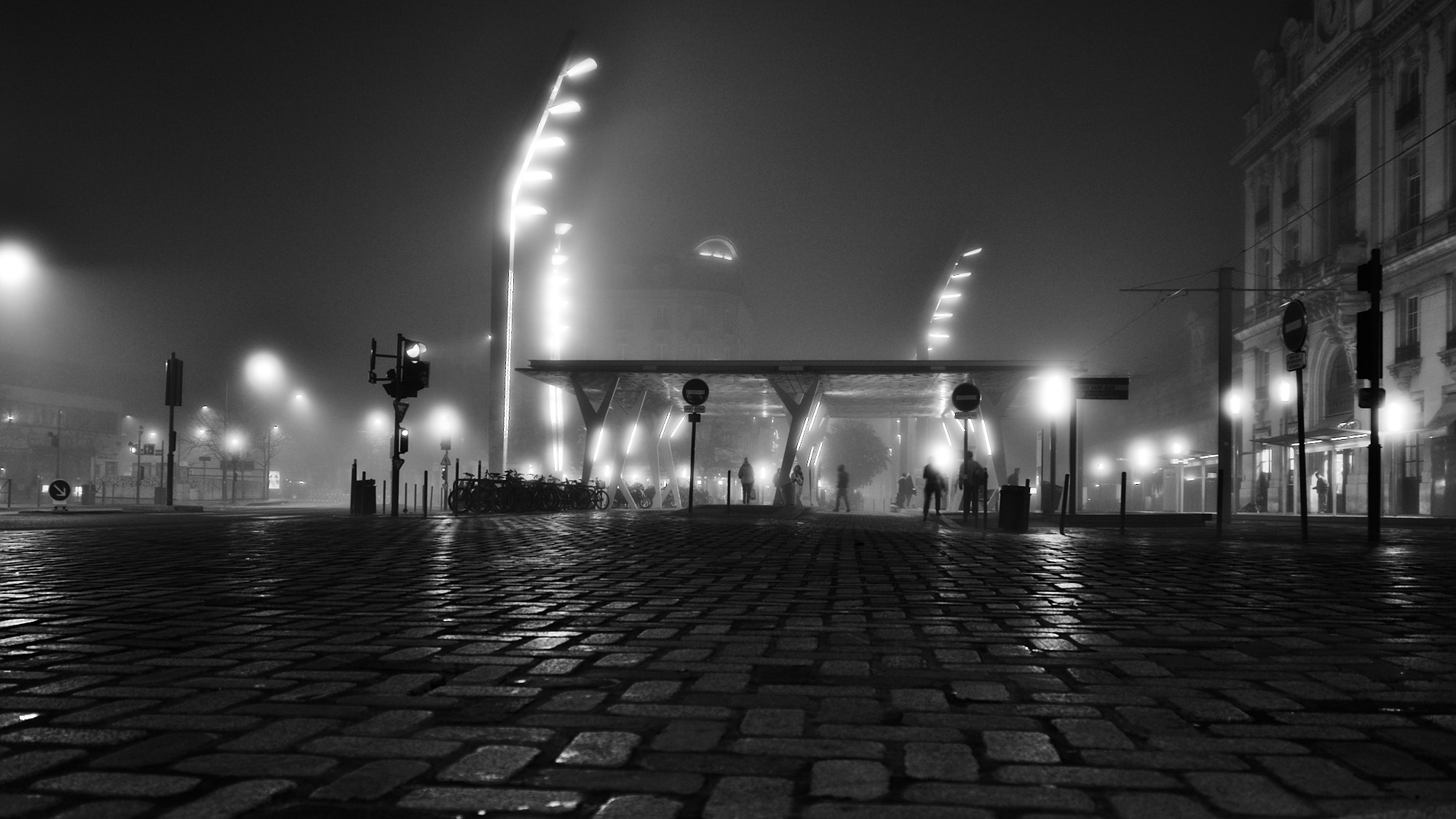 Canon EOS 70D + Sigma 17-70mm F2.8-4 DC Macro OS HSM sample photo. Bordeaux - station photography