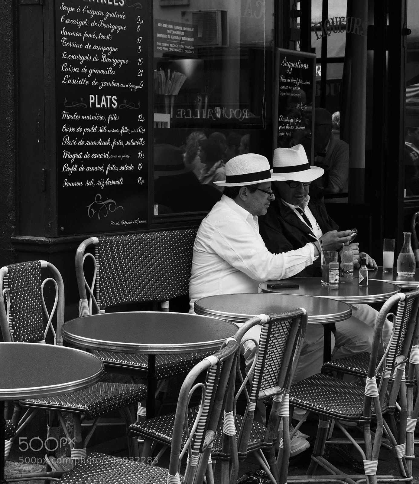 Olympus OM-D E-M1 sample photo. Apero, paris photography