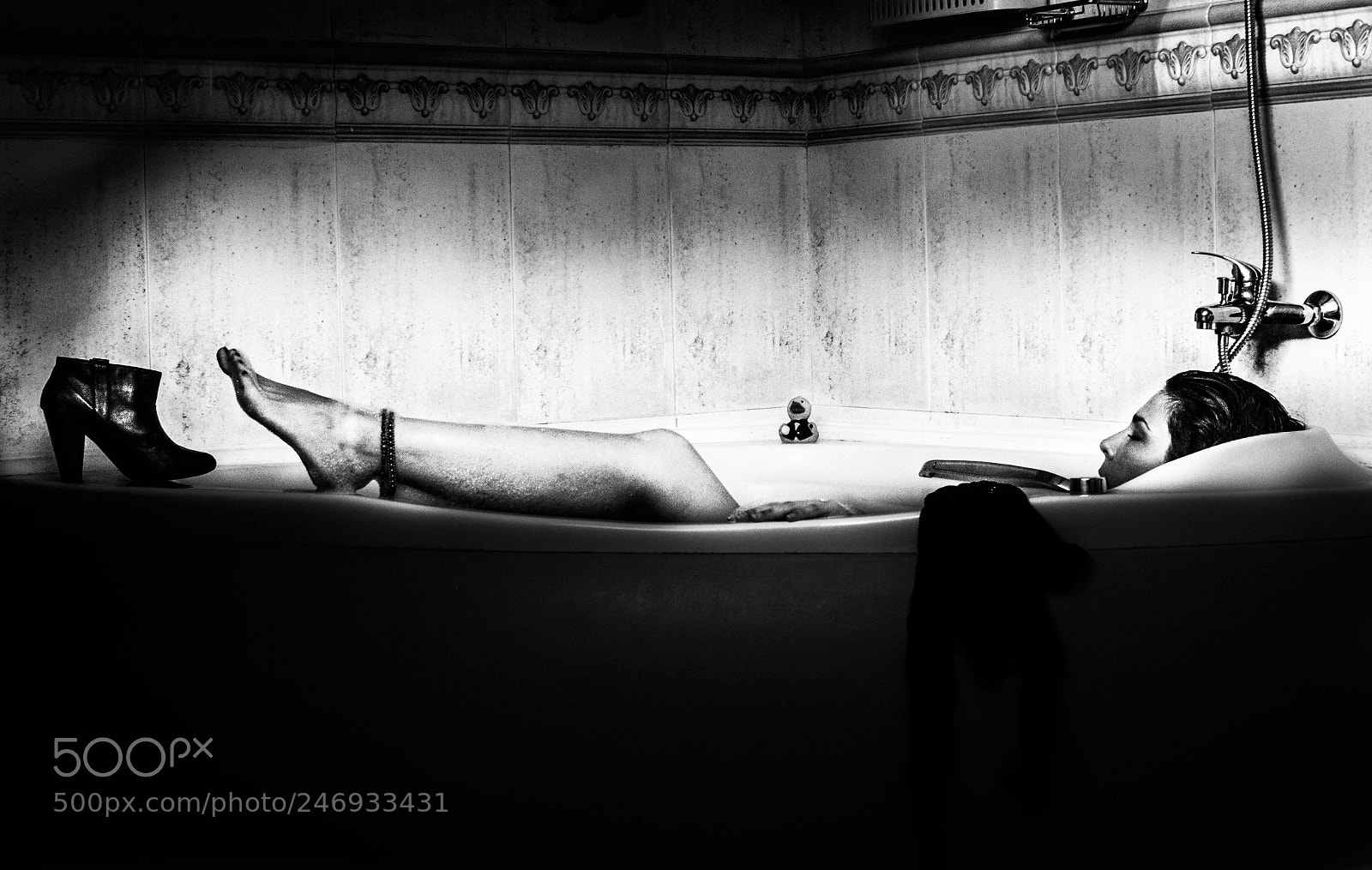 Fujifilm X-Pro1 sample photo. She is in the photography