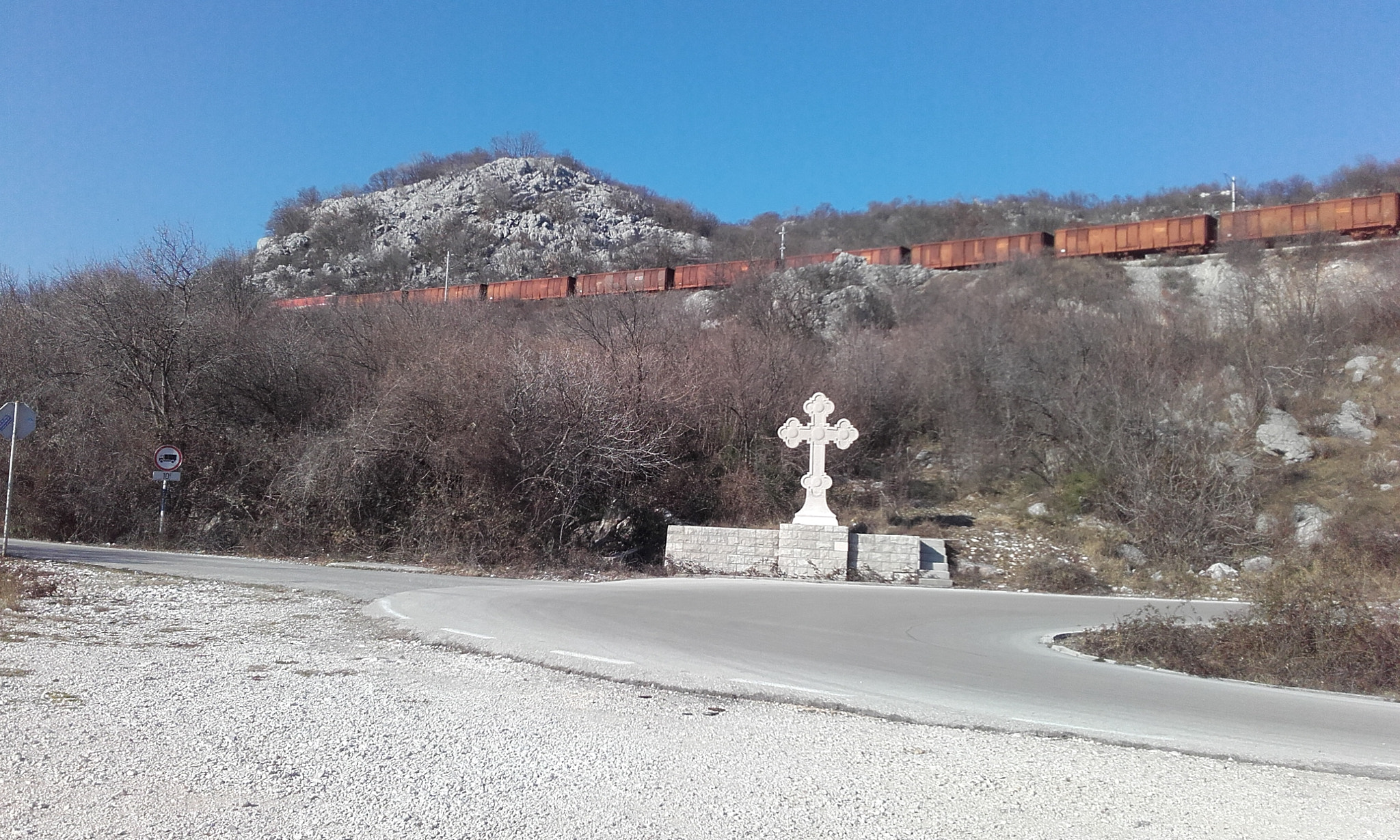 Samsung Galaxy Core Prime sample photo. The path to ostrog monastery. photography