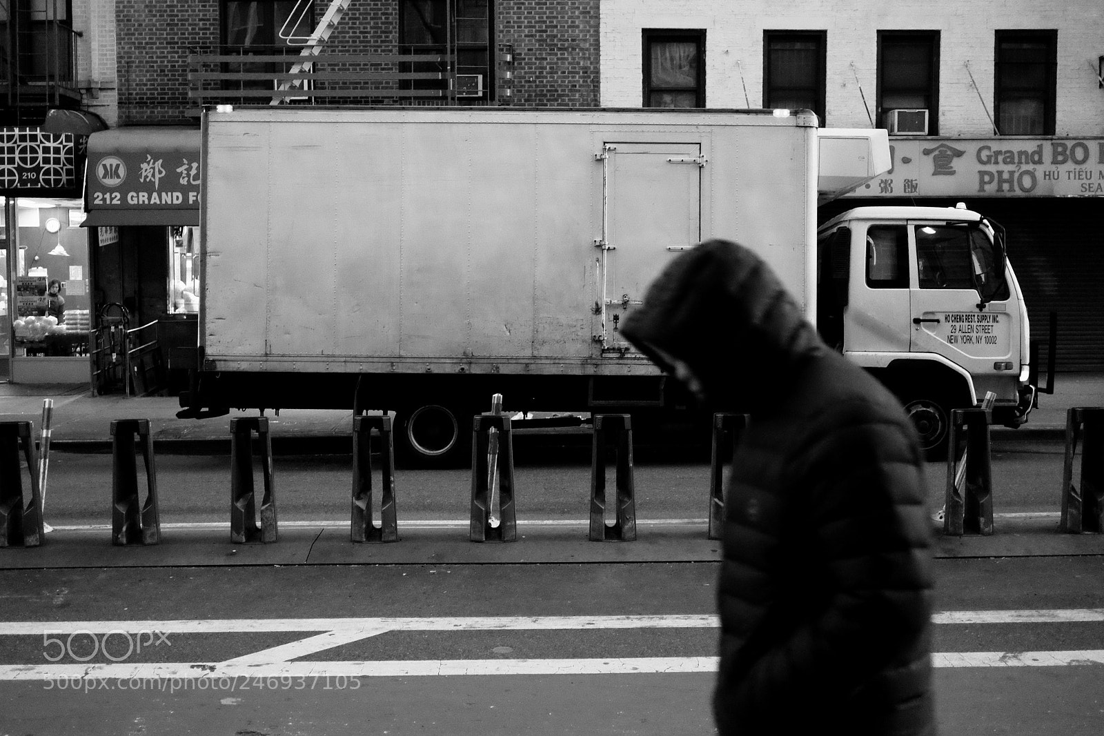 Fujifilm X-T10 sample photo. Van with man photography