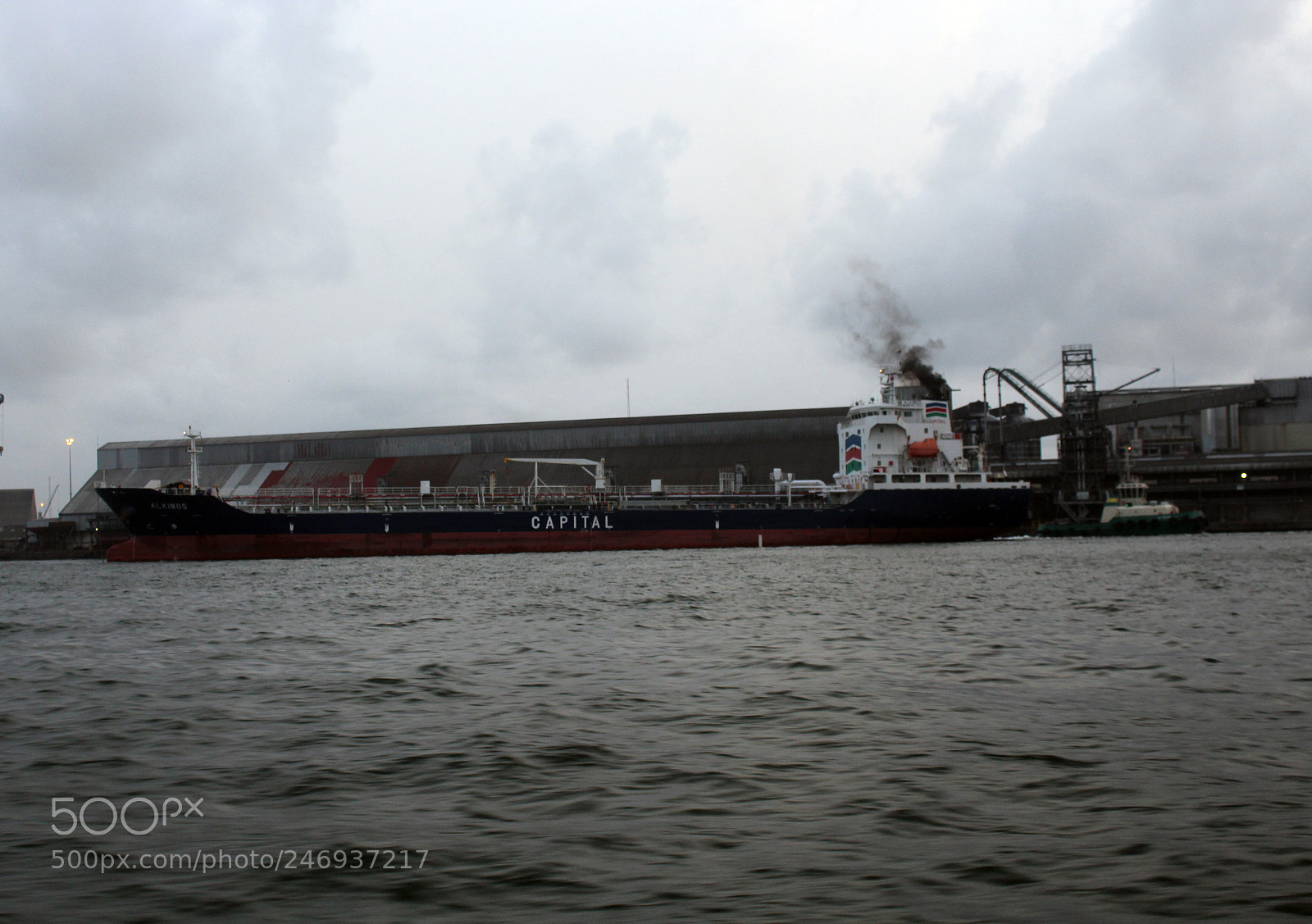 Canon EF-S 18-55mm F3.5-5.6 III sample photo. Ship photography
