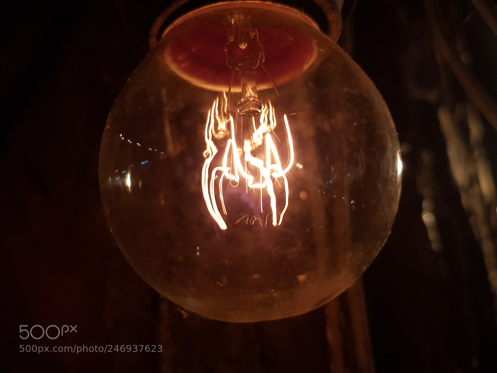 Samsung Galaxy S8 sample photo. Light bulb photography