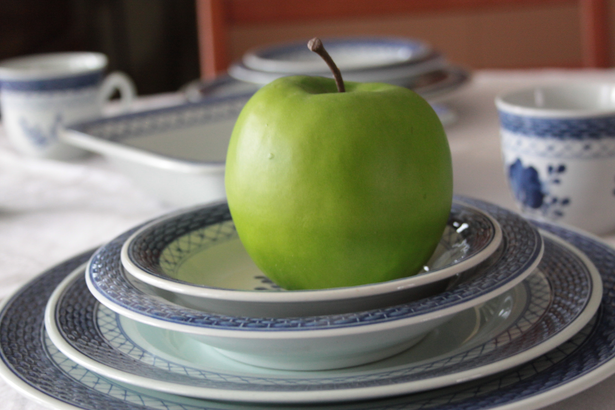 Canon EOS 50D sample photo. Green apple in blue bowl photography