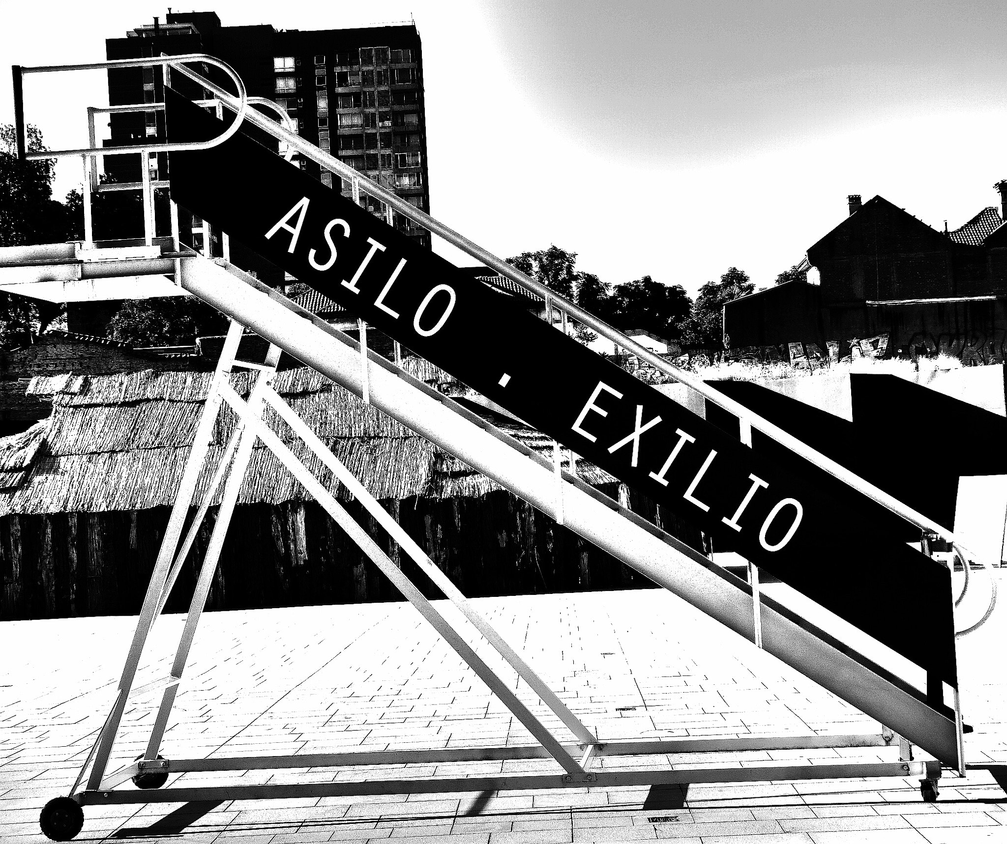 Panasonic Lumix DMC-FZ60 (Lumix DMC-FZ62) sample photo. #asilo #exilio photography