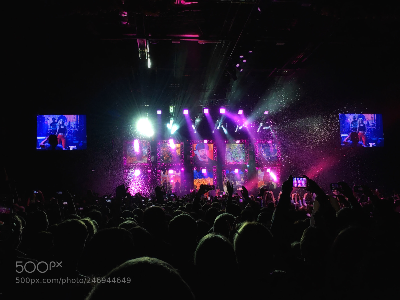 Apple iPhone 6s sample photo. Concert photography