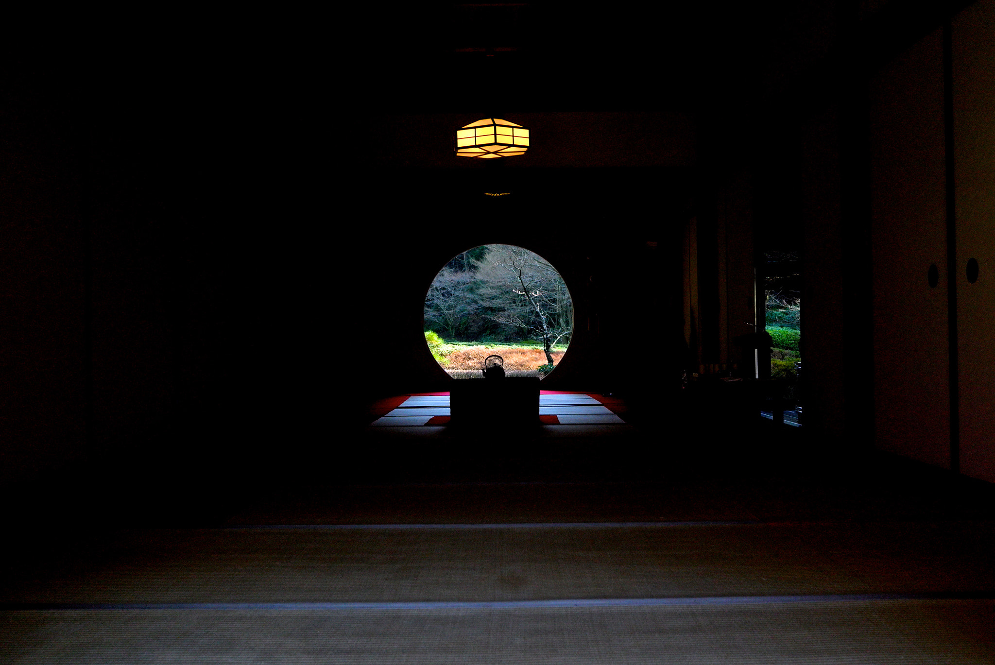 Leica X1 sample photo. Round window photography