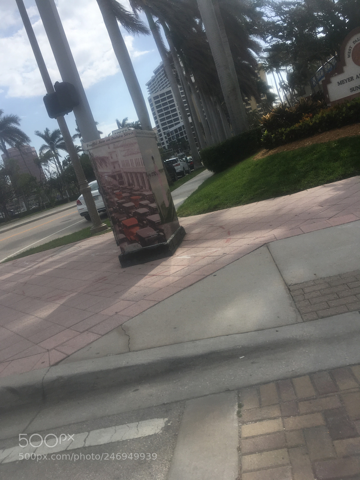 Apple iPhone SE sample photo. Colorful wpb photography