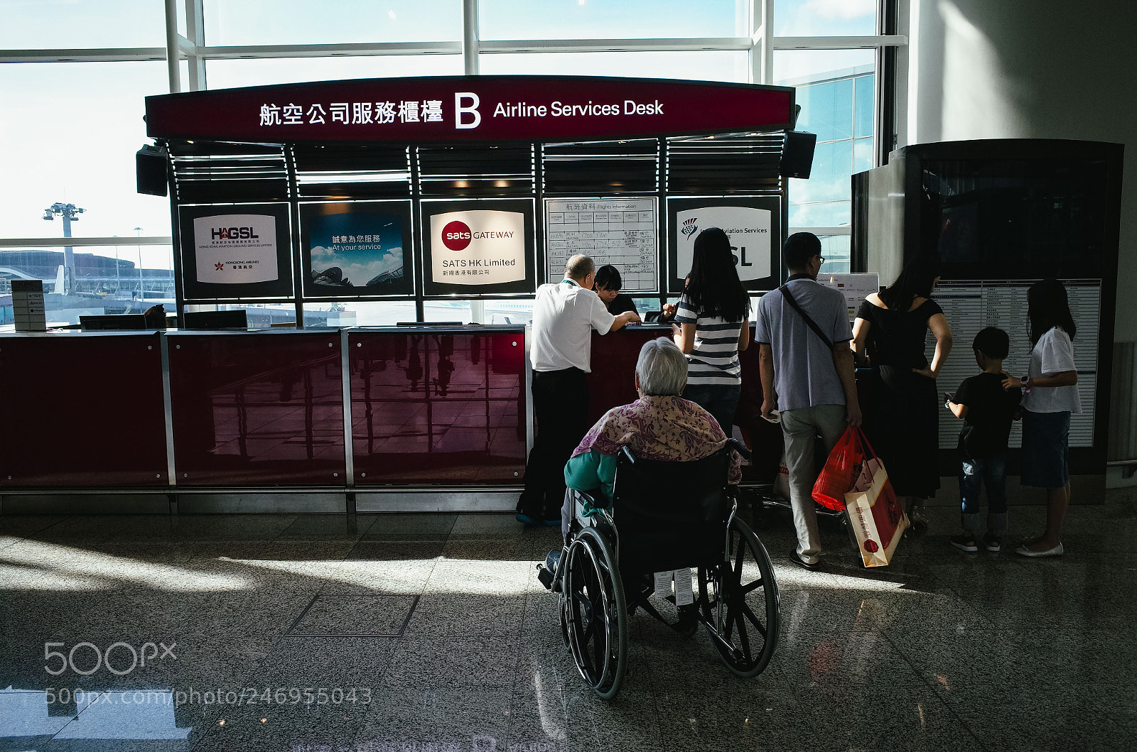 Ricoh GR II sample photo. Passengers - hong kong photography