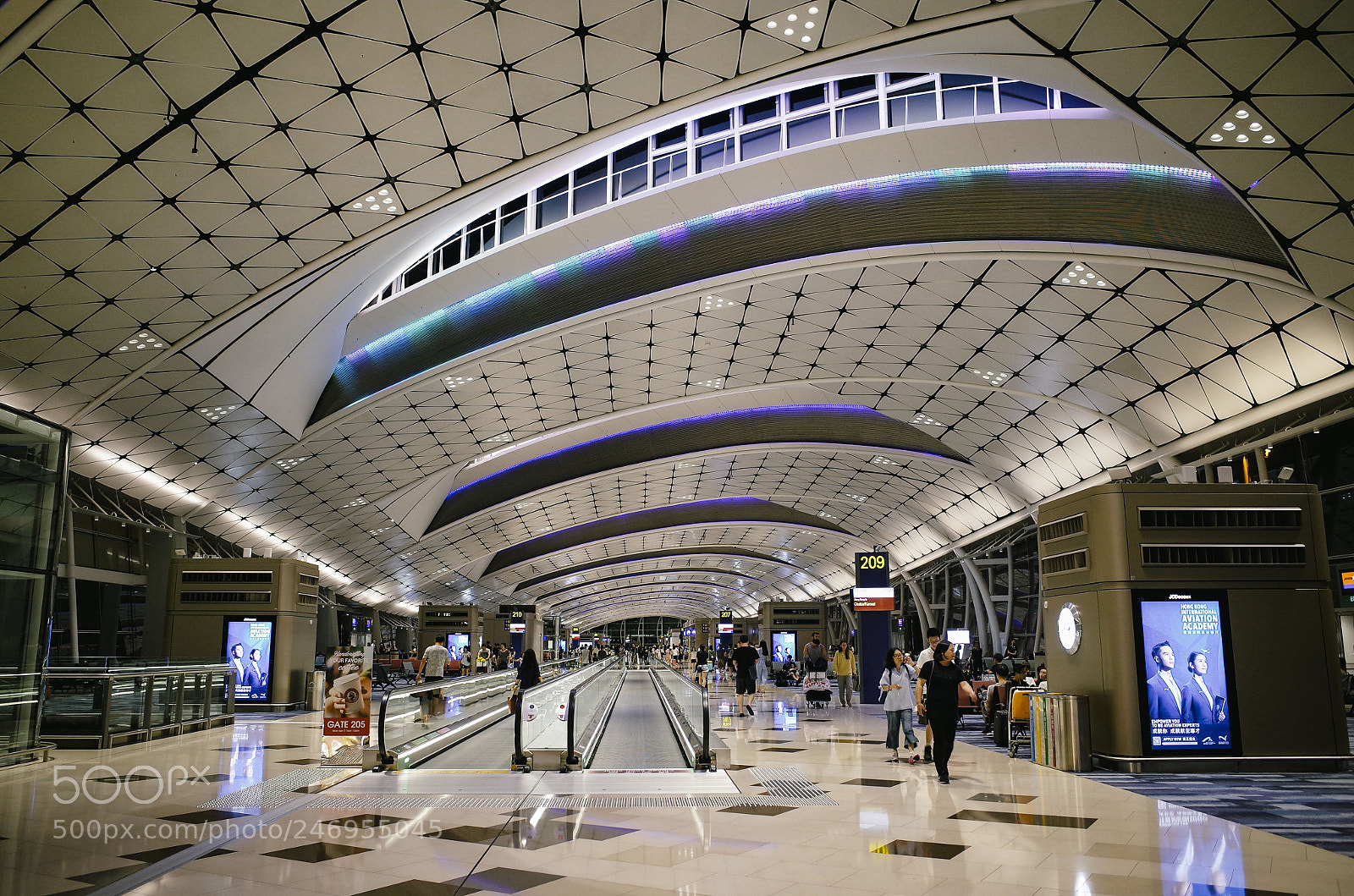 Ricoh GR II sample photo. Hong kong airport photography