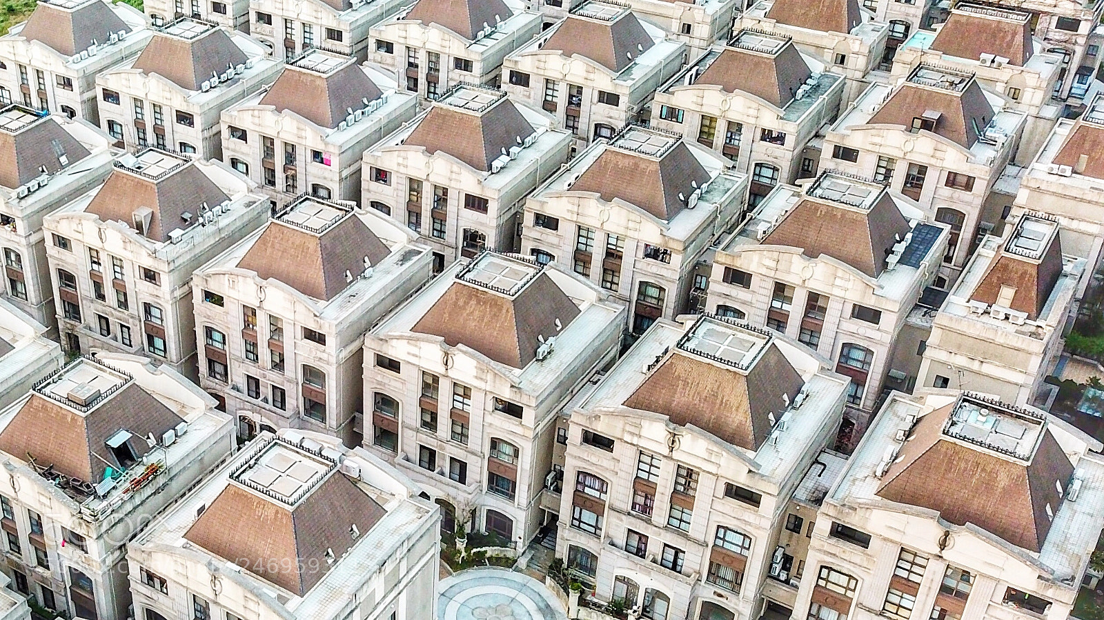 DJI FC220 sample photo. 重複建築 photography