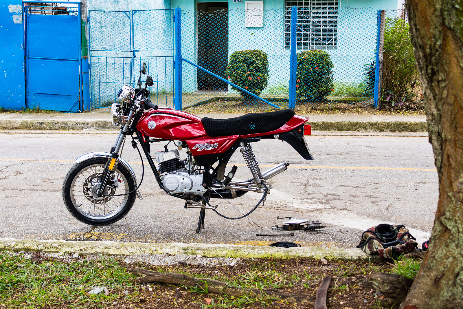 Canon EOS M3 sample photo. Missing wheel photography