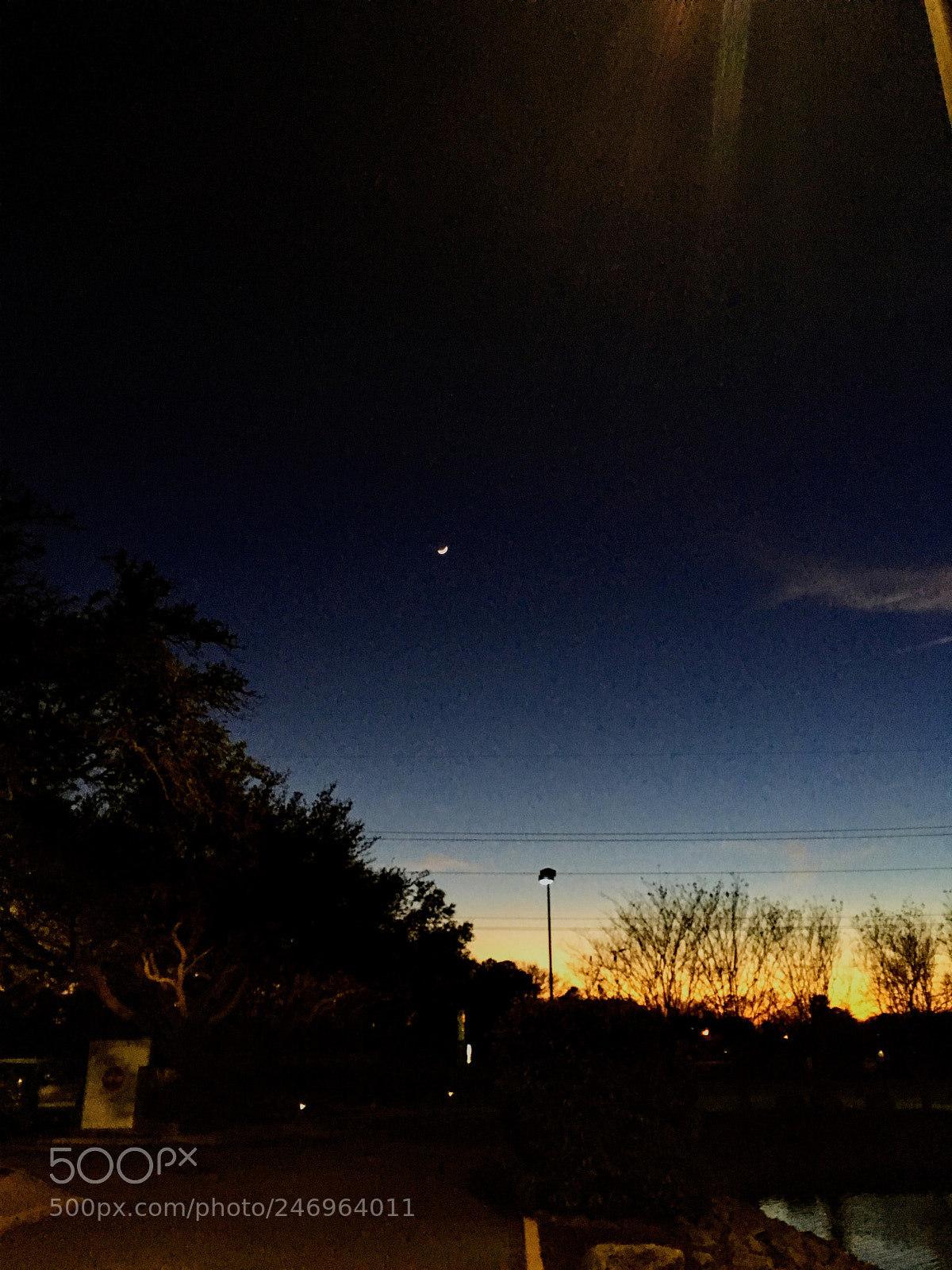 Apple iPhone SE sample photo. Moon photography