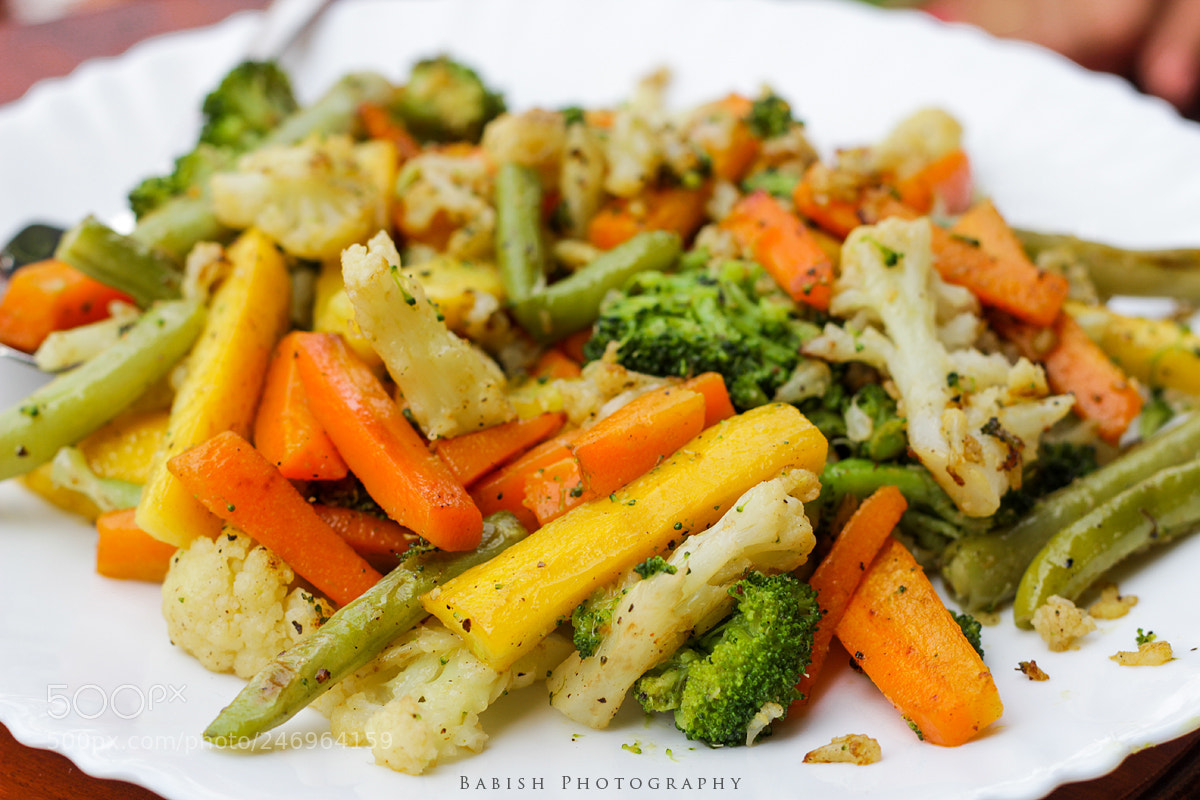 Canon EOS 550D (EOS Rebel T2i / EOS Kiss X4) sample photo. Sauted vegetables photography