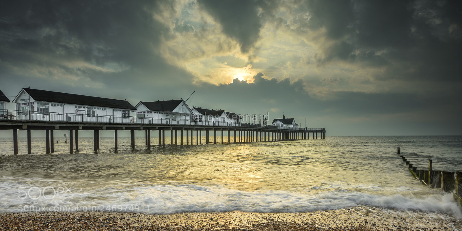 Nikon D810 sample photo. Southwold pier at sunrise photography