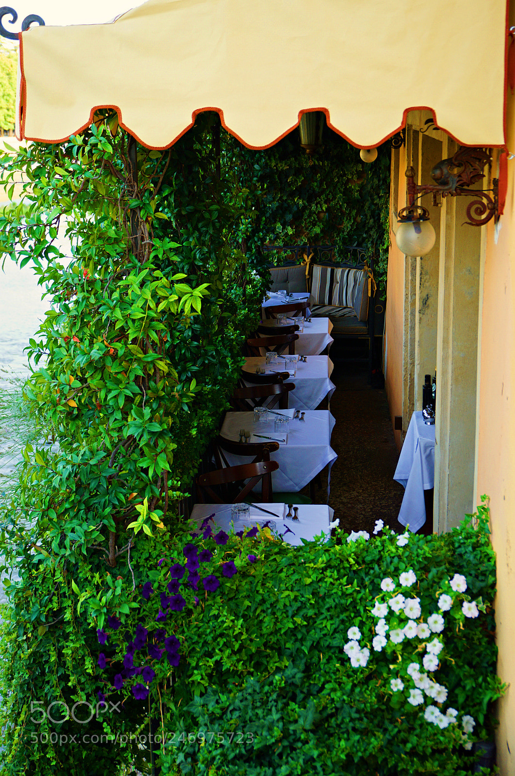 Sony a6000 + Sony E 18-50mm F4-5.6 sample photo. Restaurant on the water photography