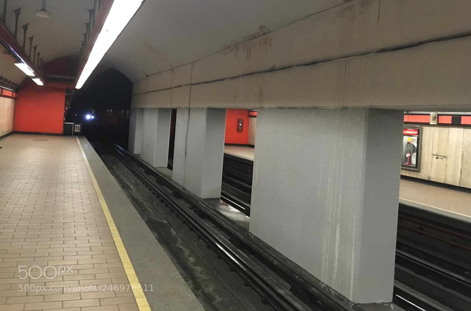 Apple iPhone SE sample photo. Tunnel photography