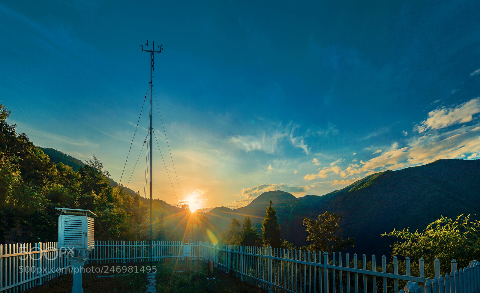 Sony a7 II sample photo. 天目山日出 photography