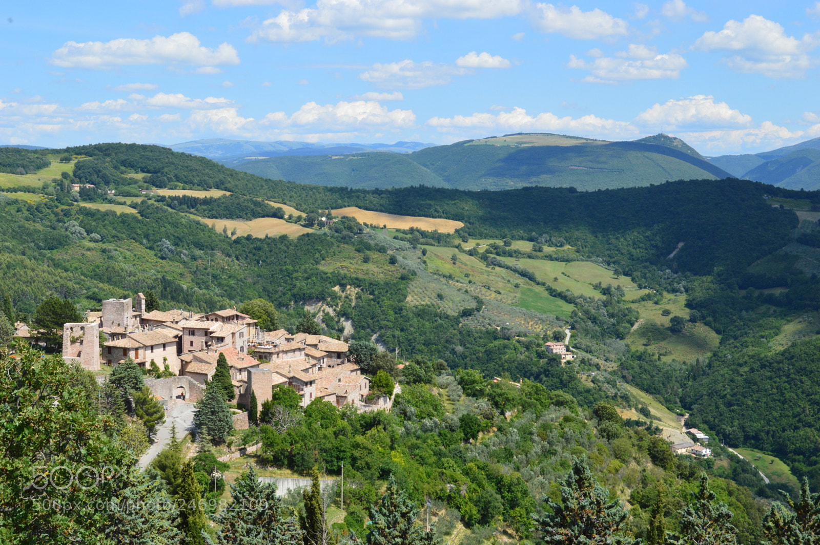 Nikon D3200 sample photo. Landscape of umbria photography