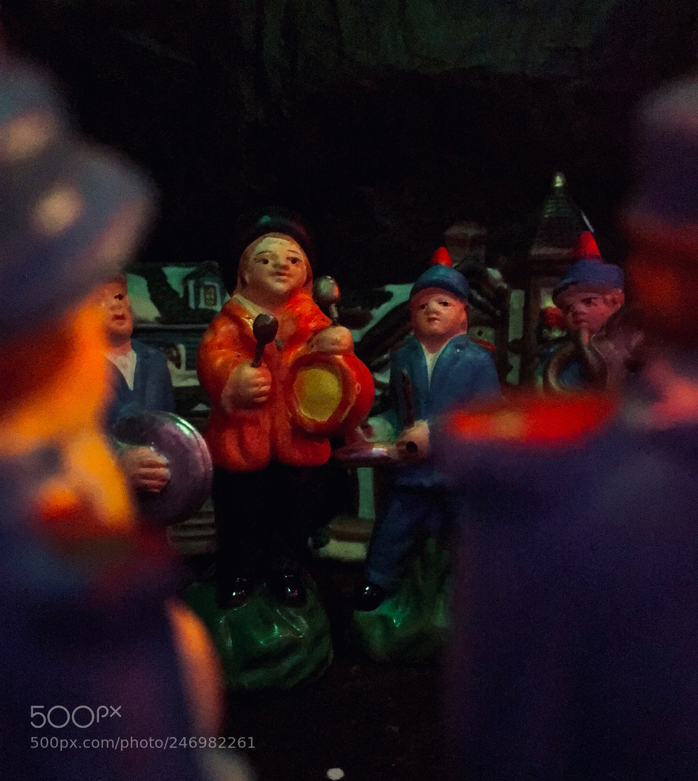 Apple iPhone 6s sample photo. Figurines drumming photography