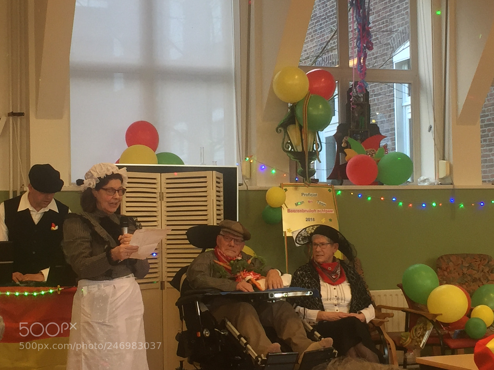 Apple iPhone 6 sample photo. Carnivalfest in elderly home photography