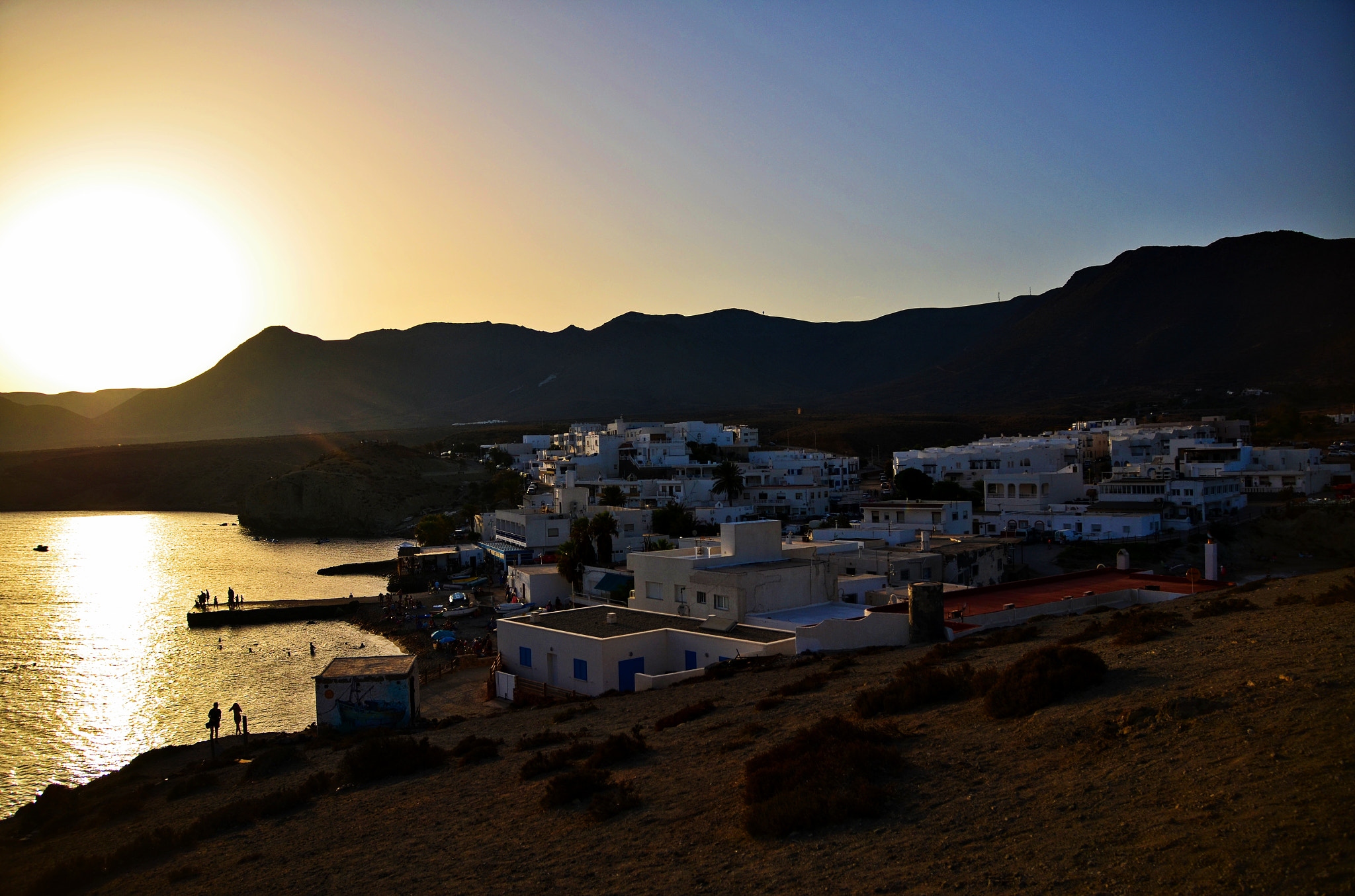 Nikon D5100 + Sigma 18-200mm F3.5-6.3 II DC OS HSM sample photo. Pueblo marinero photography