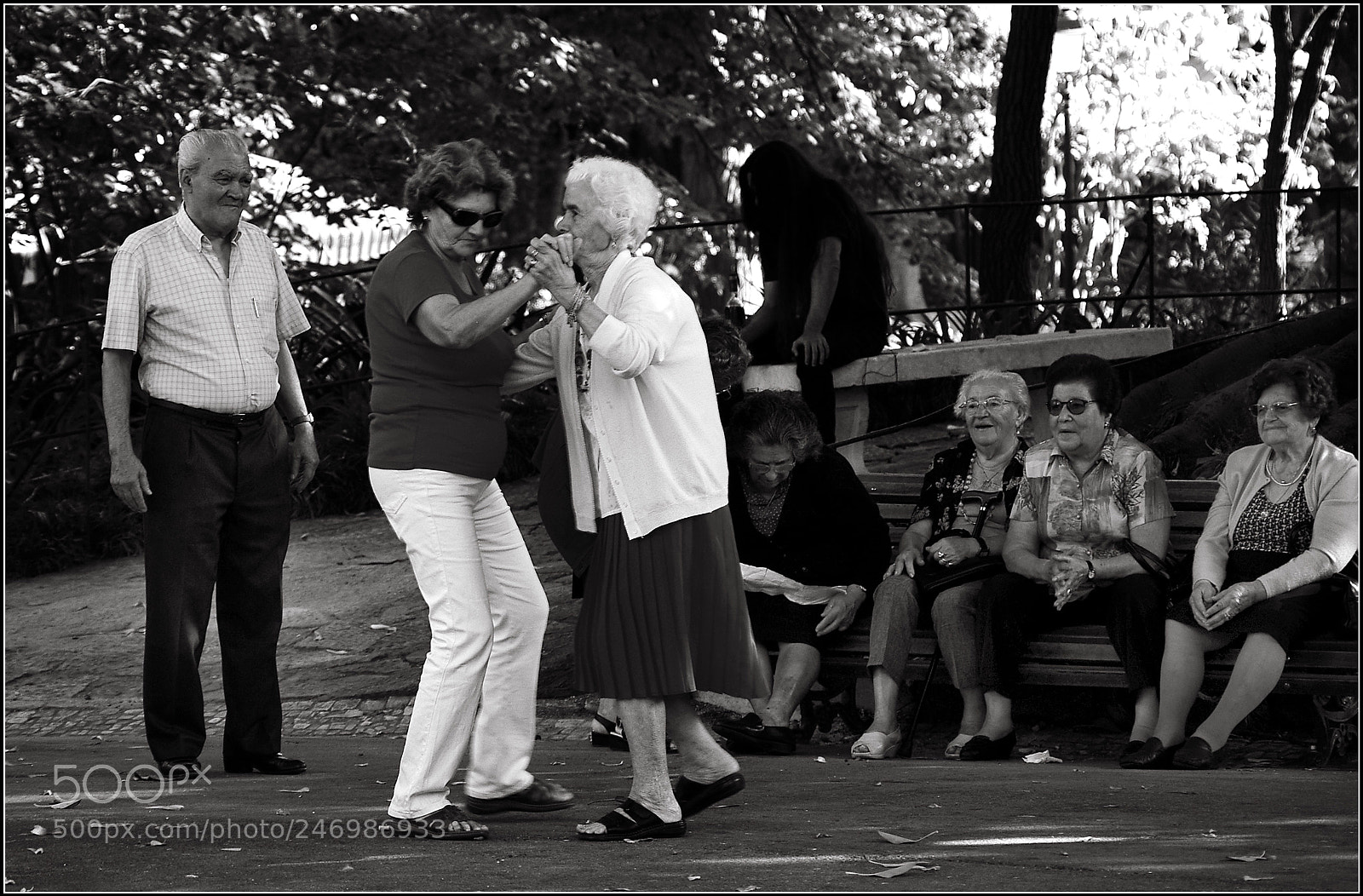Pentax K200D sample photo. Streetlife portugal photography