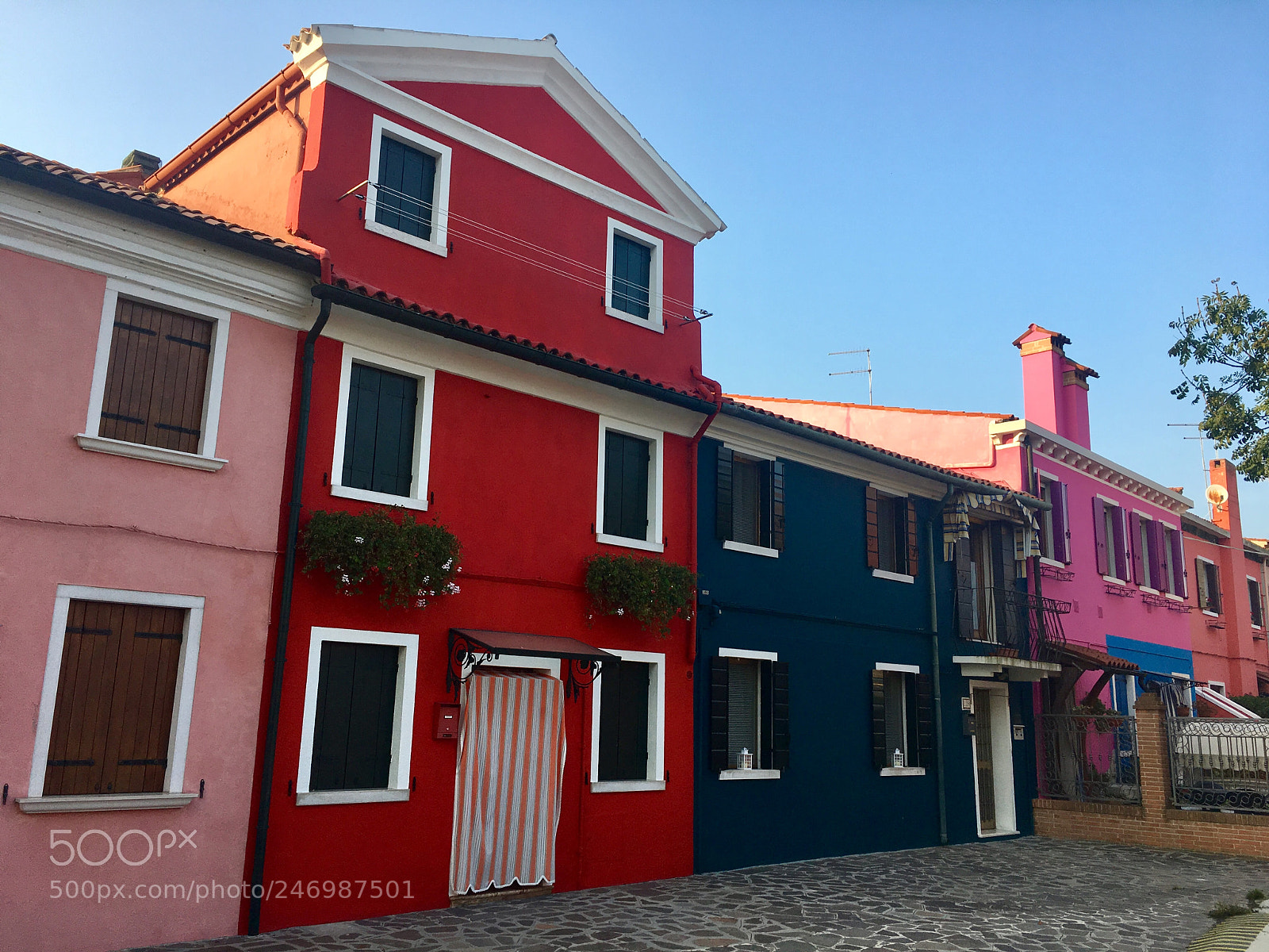 Apple iPhone 6s sample photo. Burano, venezia, colored buildings photography