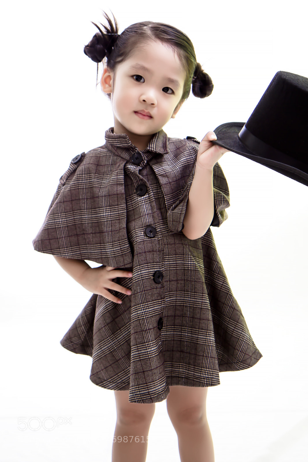 Canon EOS 60D sample photo. Holding a top hat photography