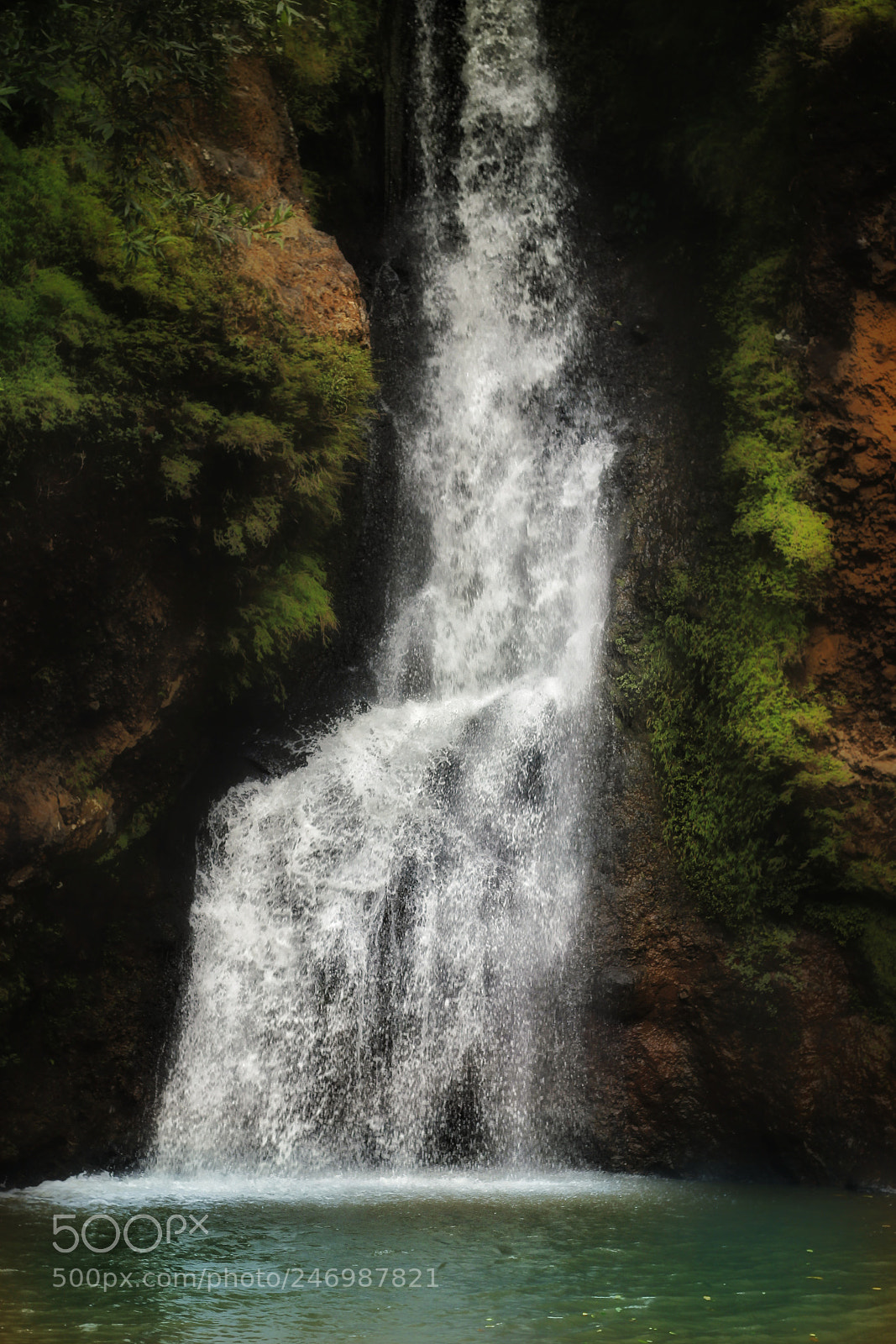 Canon EOS 600D (Rebel EOS T3i / EOS Kiss X5) sample photo. The waterfall photography