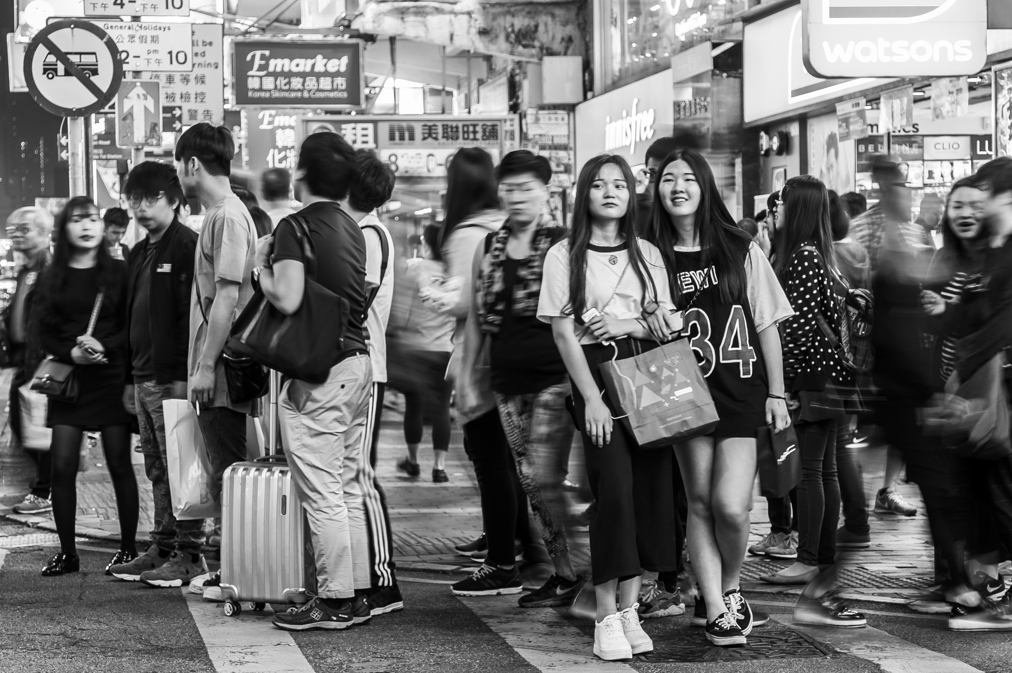 Sony Alpha DSLR-A550 sample photo. Shopping in hong kong photography