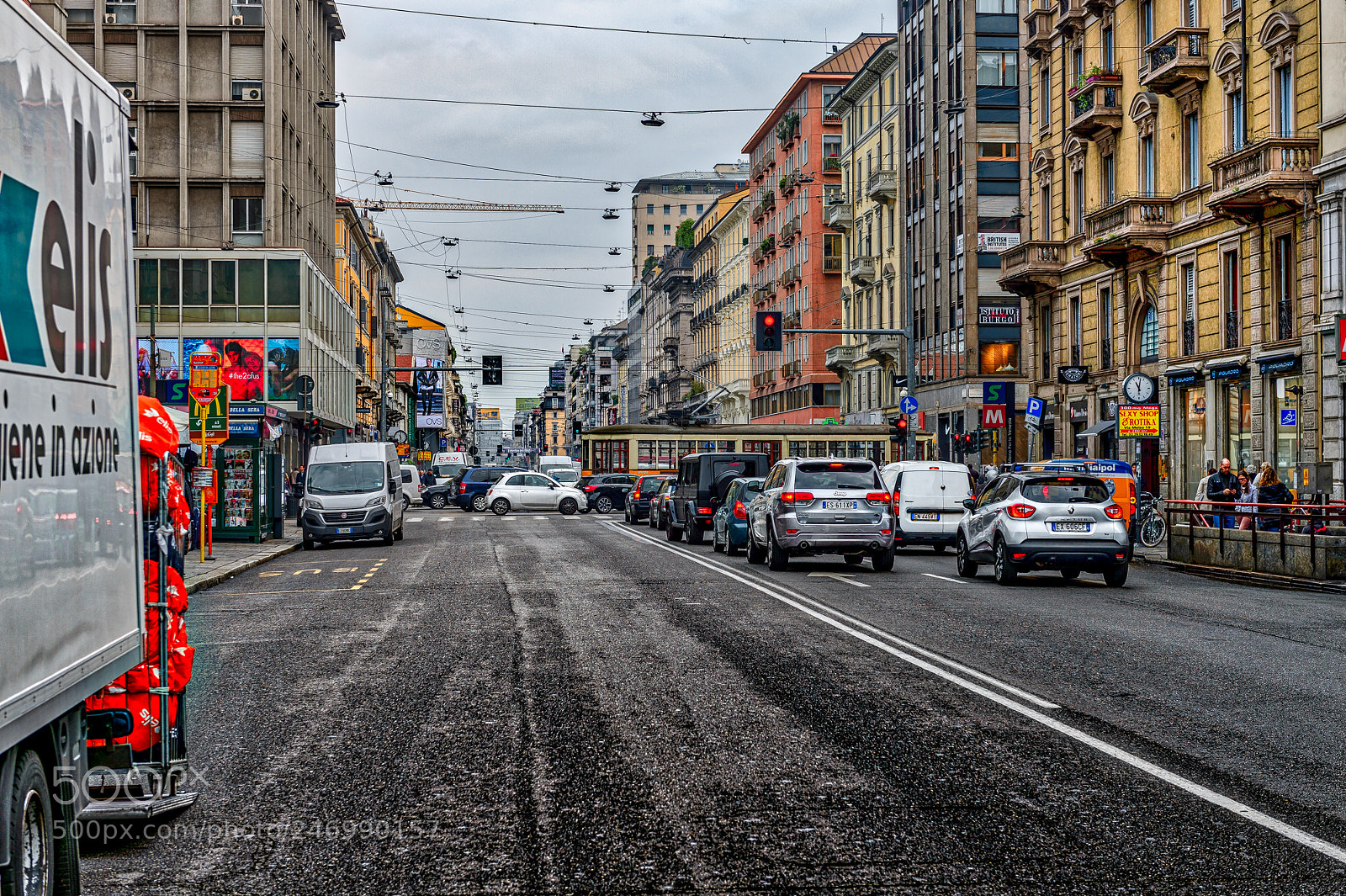 Nikon D4S sample photo. Busy streets of milano photography