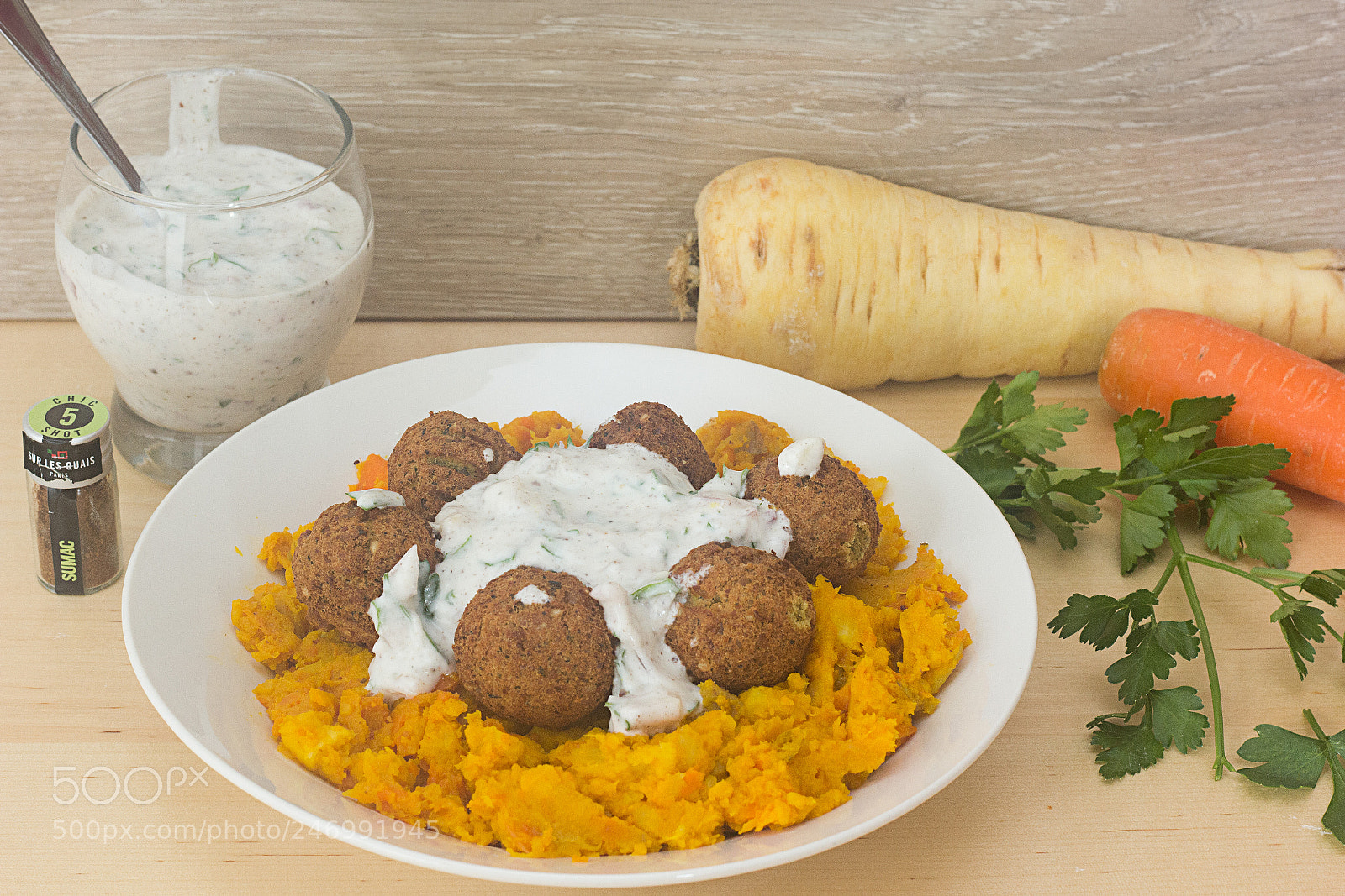 Canon EOS 60D sample photo. Falafels, sauce yaourt-sumac, pur photography