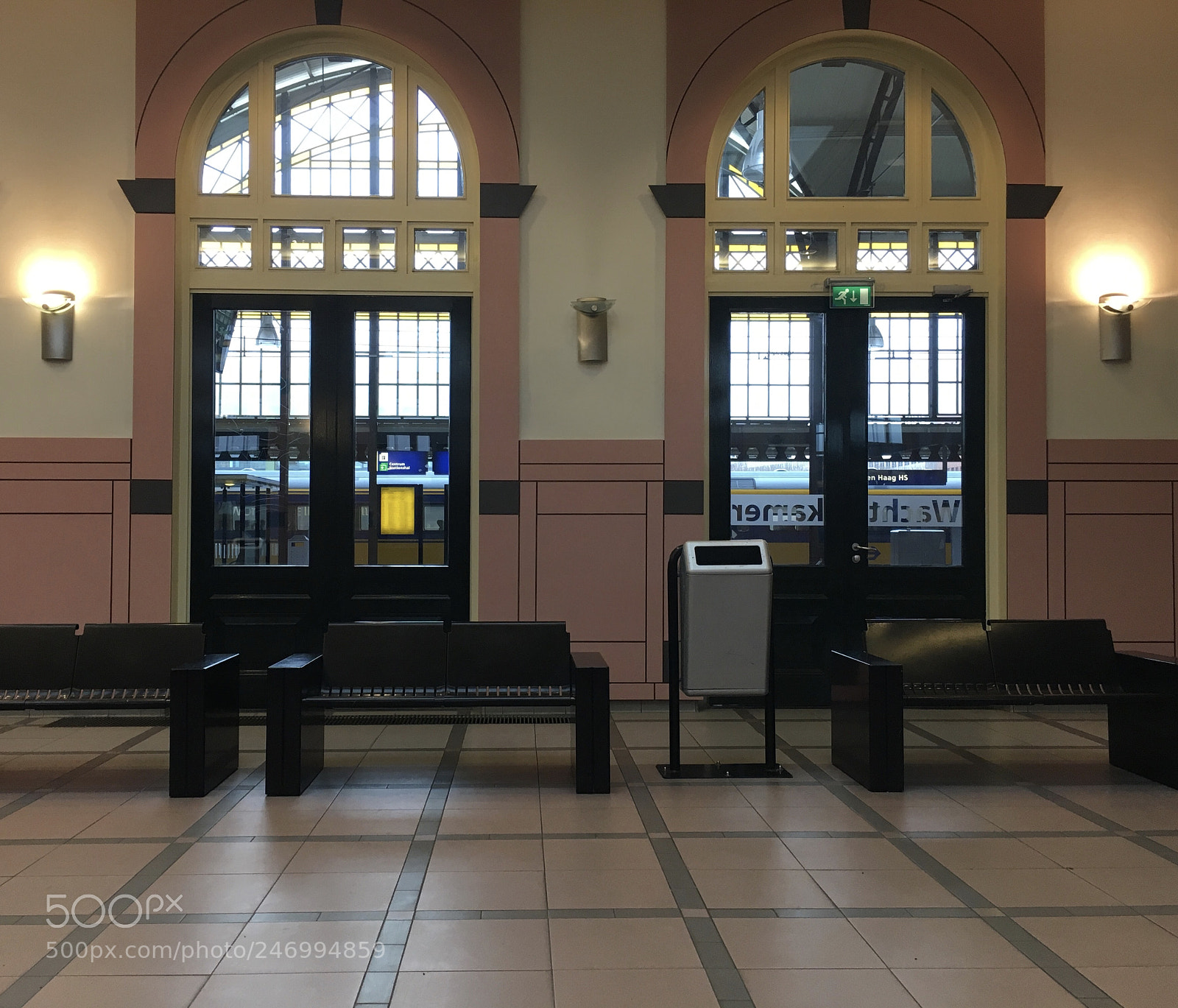 Apple iPhone 6s sample photo. Waiting room photography