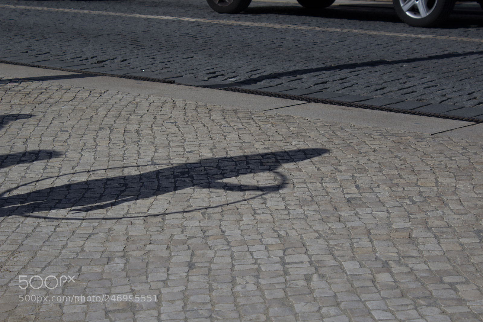 Canon EOS 1200D (EOS Rebel T5 / EOS Kiss X70 / EOS Hi) sample photo. Playing with shadows photography