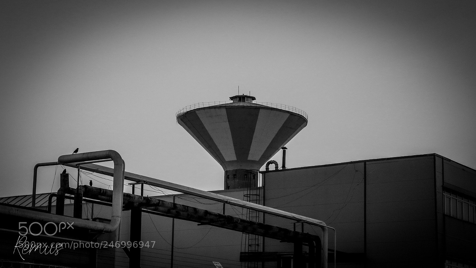 Canon EOS 1300D (EOS Rebel T6 / EOS Kiss X80) sample photo. Water tower photography