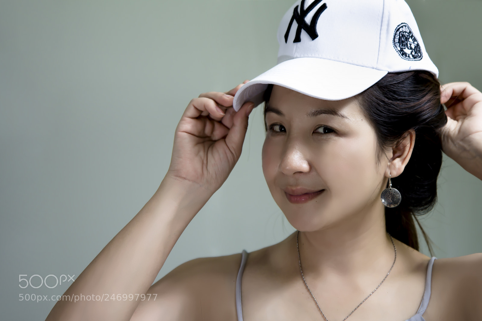 Canon EOS 60D sample photo. Wearing a cap photography