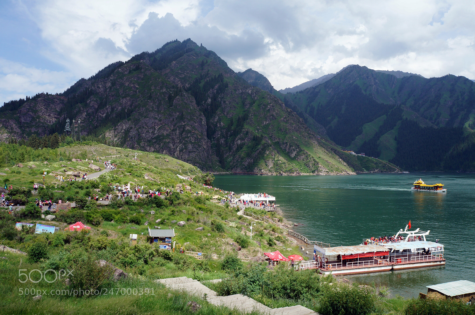 Sony Alpha NEX-F3 sample photo. Tianchi - tourist boats photography