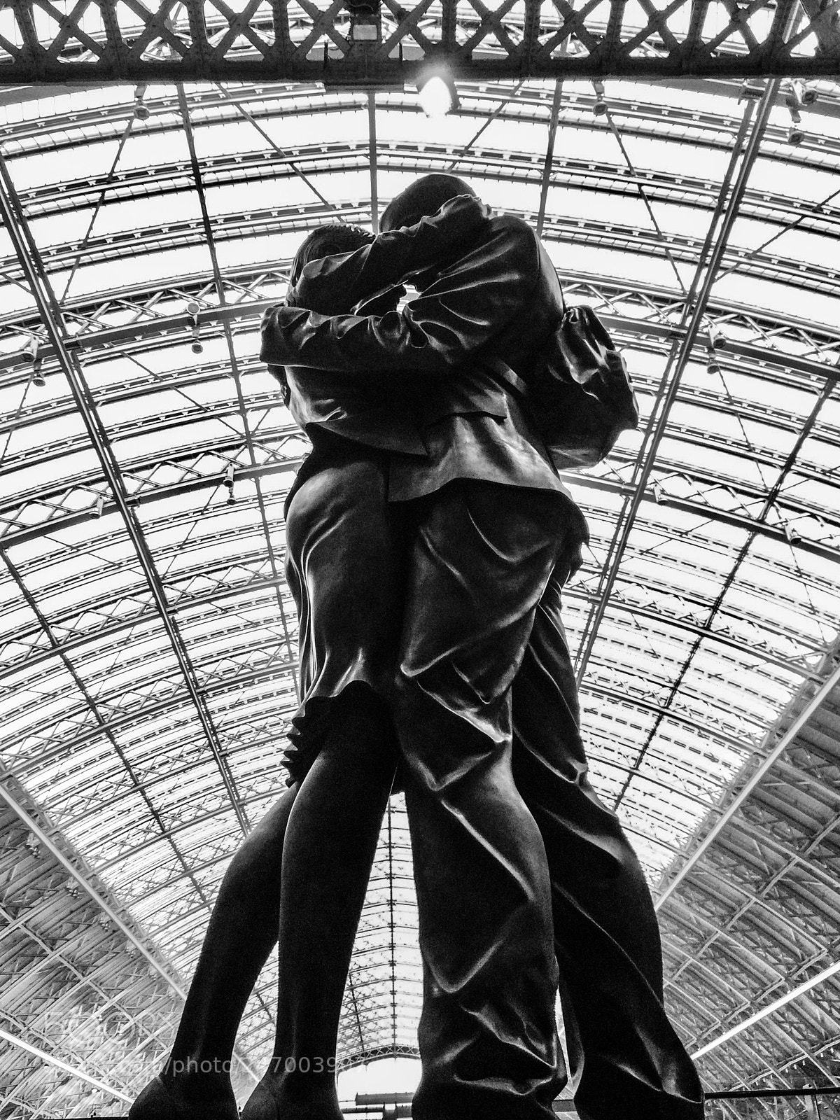 Apple iPhone 5s sample photo. St pancras lovers london photography