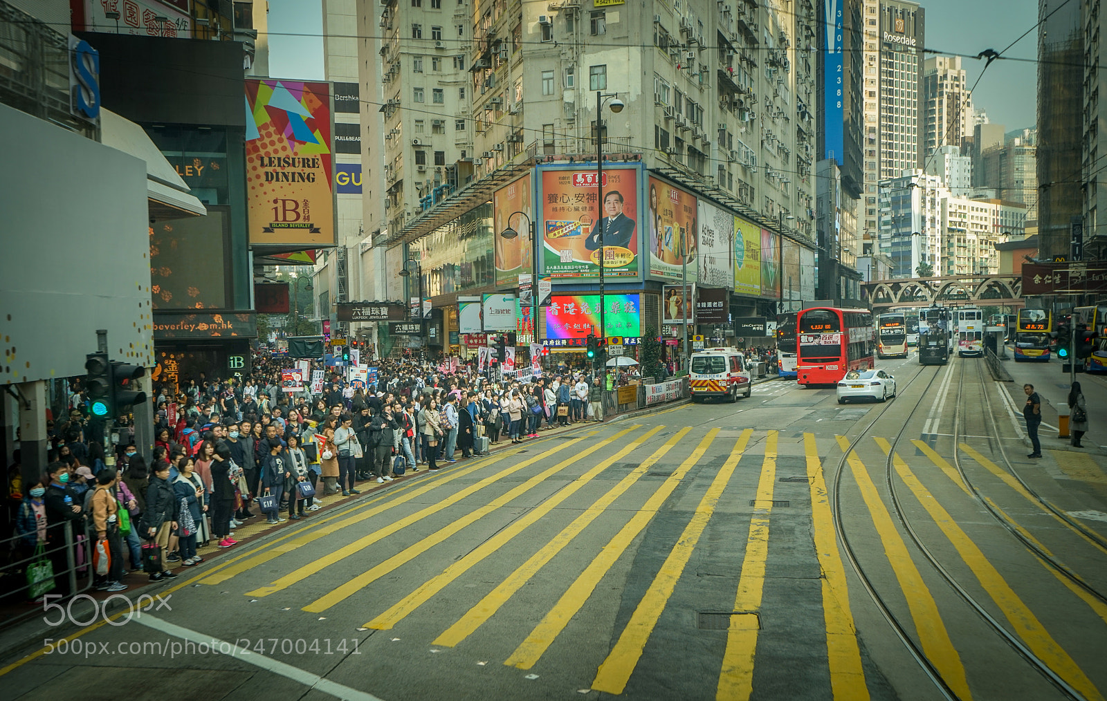 Sony a7 sample photo. People waiting to cross photography